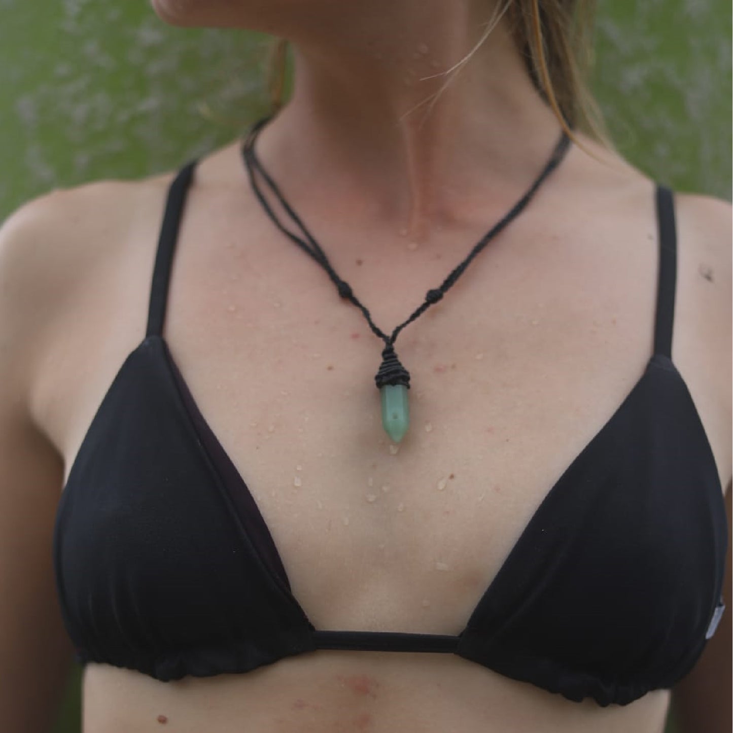 bikini set doble vista con calzón cachetero, negro, segunda vista tinto
