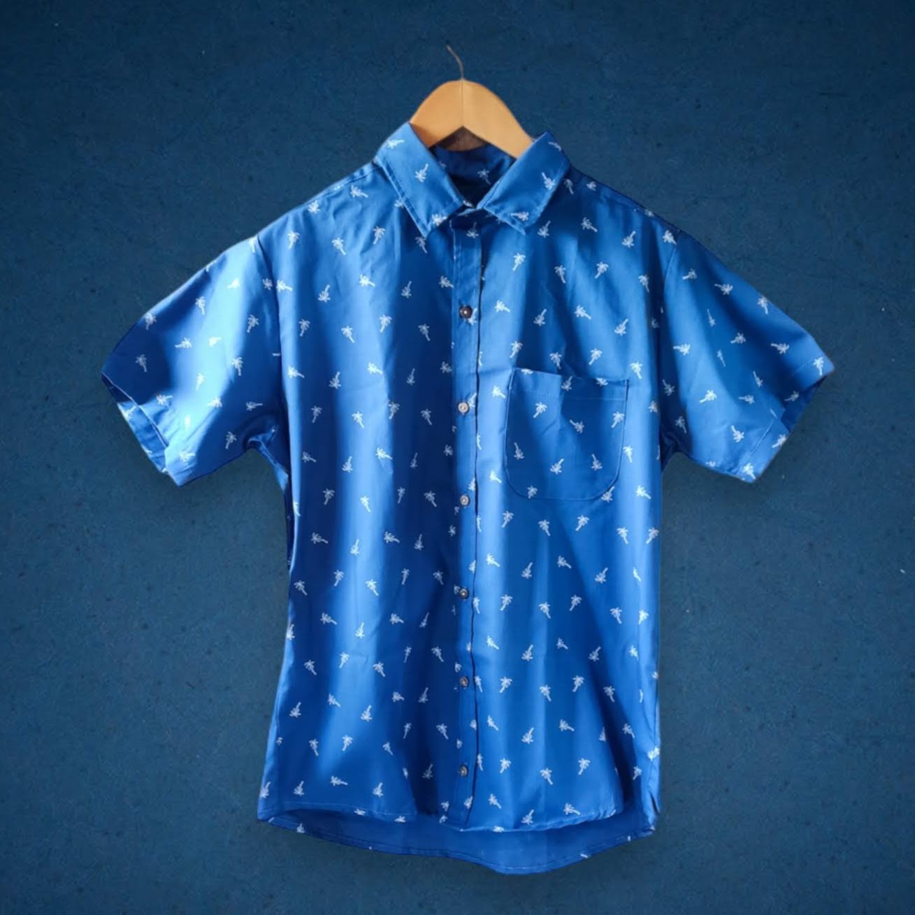 Camisa azul marino con palmeritas 100% algodón
